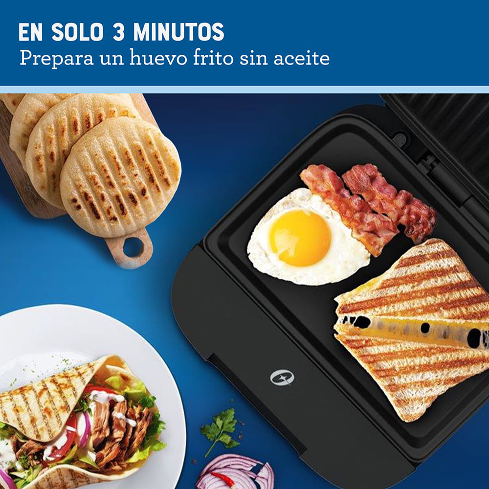 Oster® Sandwichera, Compacta con Platos Hondos, Incluye Botón de Apagado, Negro, CKSTSM400 Oster