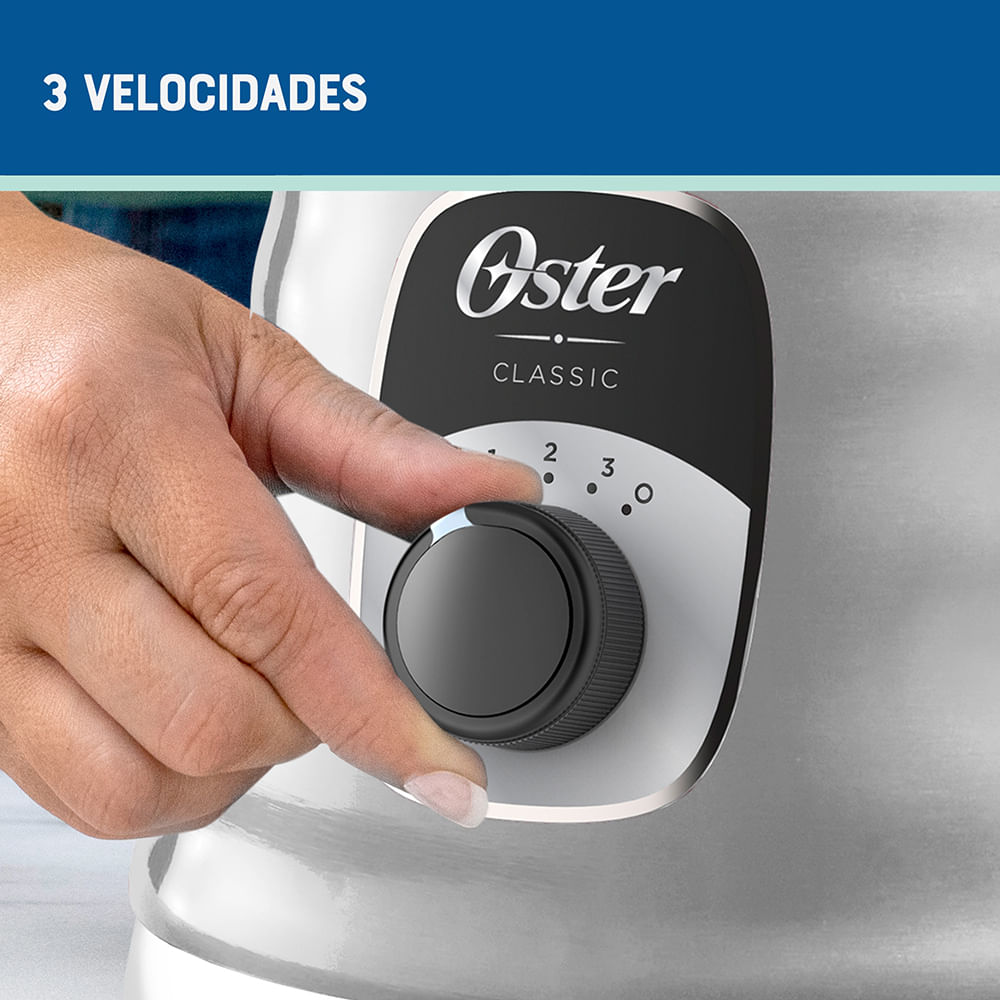Licuadora clásica Oster® cromada con perilla ergonómica de 3 velocidades BLST4655 Oster