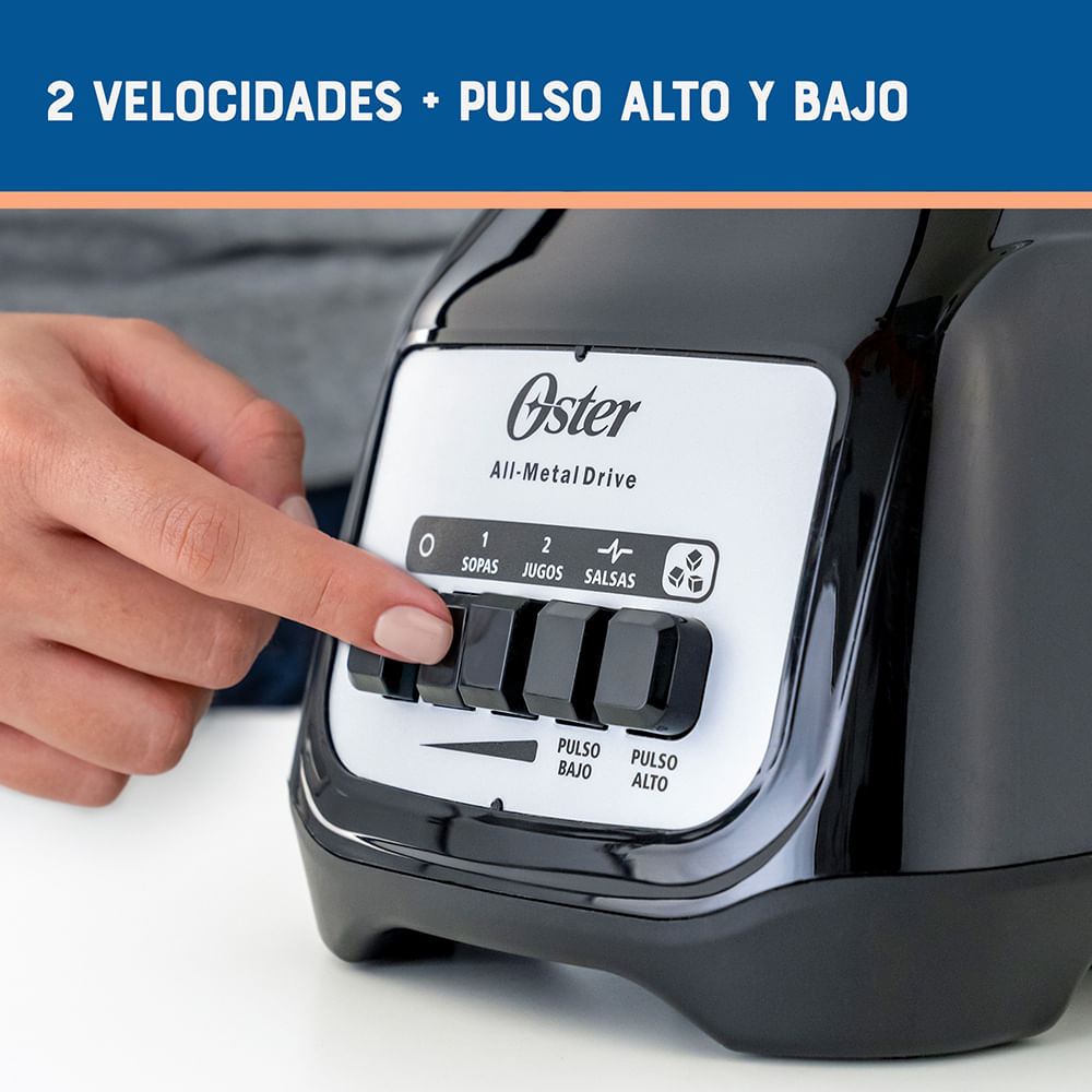 Licuadora Oster® 2 velocidades más pulso y vaso de vidrio BLSTKAG-BPB Oster